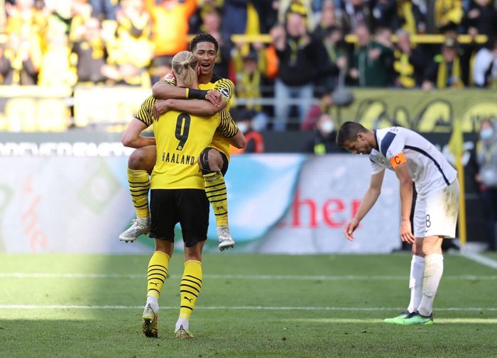 3 bàn của Haaland giúp Dortmund ngược dòng dẫn Bochum 3-2. Thế nhưng, đội chủ sân Signal Iduna Park không thể giữ vững lợi thế. Bochum dù hết mục tiêu nhưng vẫn khiến Dortmund gặp nhiều khó khăn.