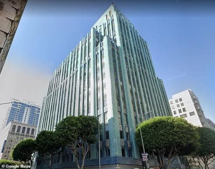 Tòa nhà mà Johnny Depp sở hữu 3 căn hộ áp mái