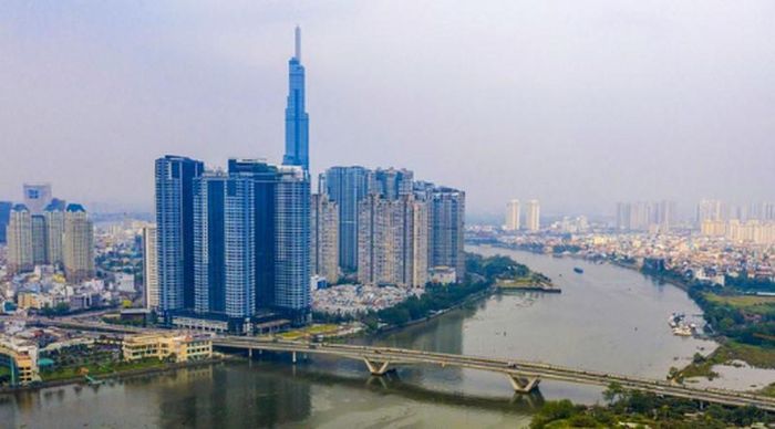 Sau ngày miền Nam hoàn toàn giải phóng, thống nhất đất nước, TP HCM ngày càng phát triển, trở thành đầu tàu kinh tế của cả nước. Ảnh: HOÀNG TRIỀU 