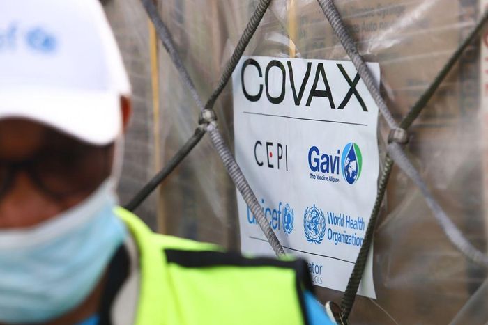 COVAX lập ra với hy vọng thế giới sẽ được tiếp cận vaccine một cách công bằng. Ảnh: AFP.