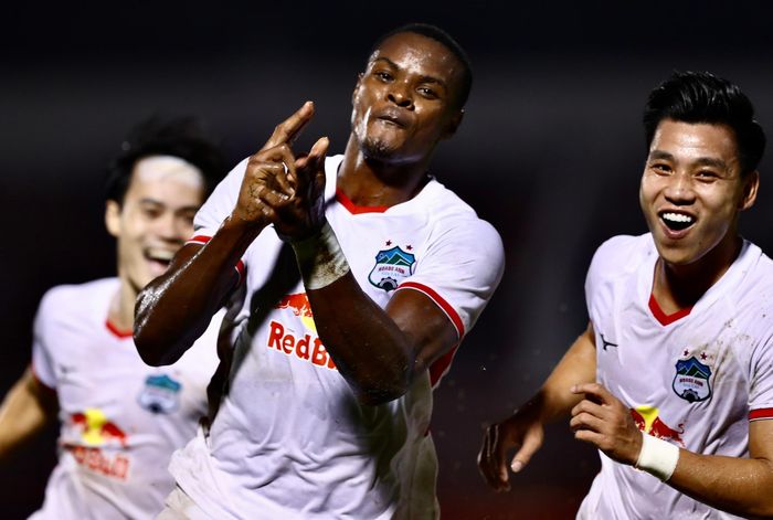 Pha lập công của Washington Brandao giúp HAGL thắng tối thiểu Sydney ở trận cuối cùng AFC Champions League. Ảnh: Y Kiện.