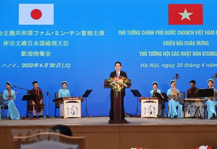  Thủ tướng Nhật Bản Kishida Fumio phát biểu tại buổi chiêu đãi chào mừng. (Ảnh: Dương Giang/TTXVN) 