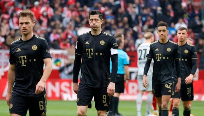 Bayern đi du lịch ngay sau trận thua Mainz 1-3