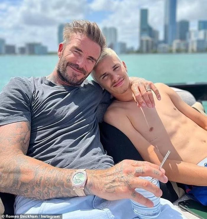 David Beckham nhảy cùng con trai trong tiệc sinh nhật. Ảnh: @Victoriabeckham/Romeo.
