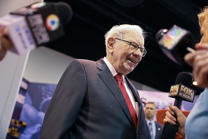 Berkshire đang nắm hơn 907 triệu cổ phiếu Apple. Ảnh: REU.