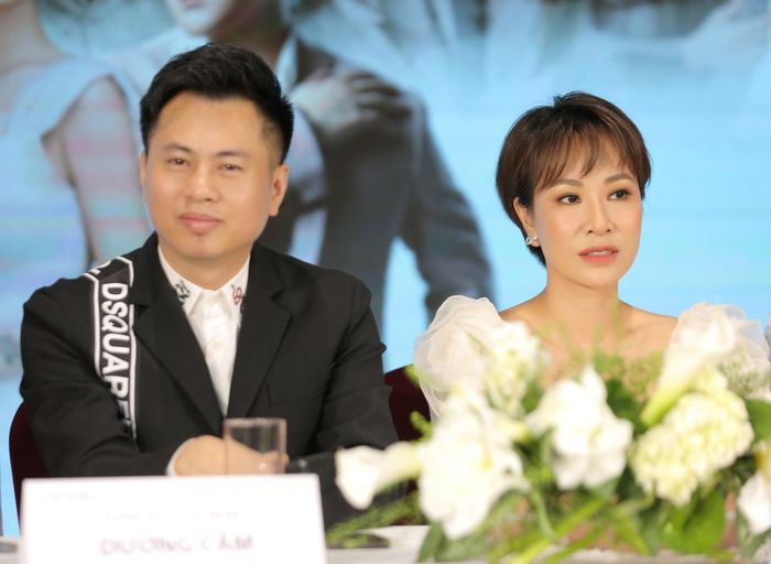 Nhạc sĩ Dương Cầm và ca sĩ Uyên Linh