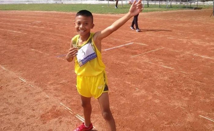  Theo Siam Sport, Boonsorn khi 9 tuổi từng về nhất ở một cuộc thi chạy cho các VĐV 10 tuổi. Sau đó, Boonsorn liên tục giành HCV cấp trường và cấp địa phương. Boonsorn là chân chạy có thể chất vượt trội tất cả đối thủ ở cấp độ U10 tại Thái Lan, do đó "thần đồng này" được tuyển chọn trong dự án thể thao đặc biệt của Thái Lan. 