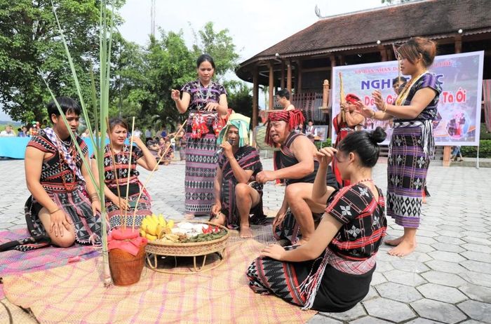 Các già làng, trưởng bản, đồng bào dân tộc thiểu số là chủ nhân của lễ hội