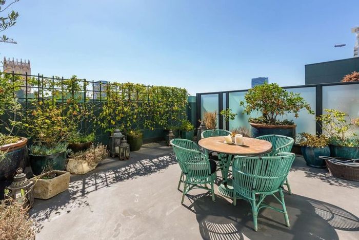 Johnny Depp sở hữu nhiều căn penthouse với lối kiến trúc mang dấu ấn nghệ thuật. Ảnh: South China Morning Post. 
