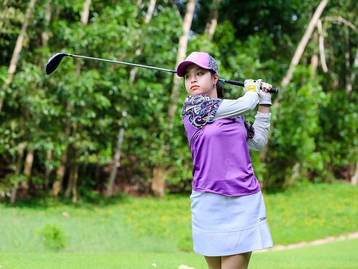 cùng con gái tham gia thi đấu