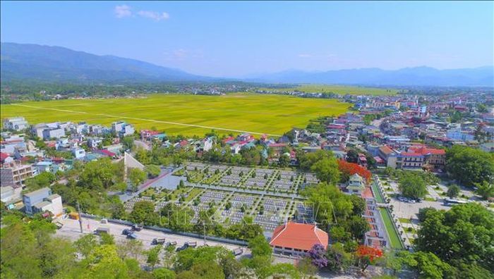 Những di tích Chiến trường Điện Biên Phủ nằm giữa lòng thành phố.