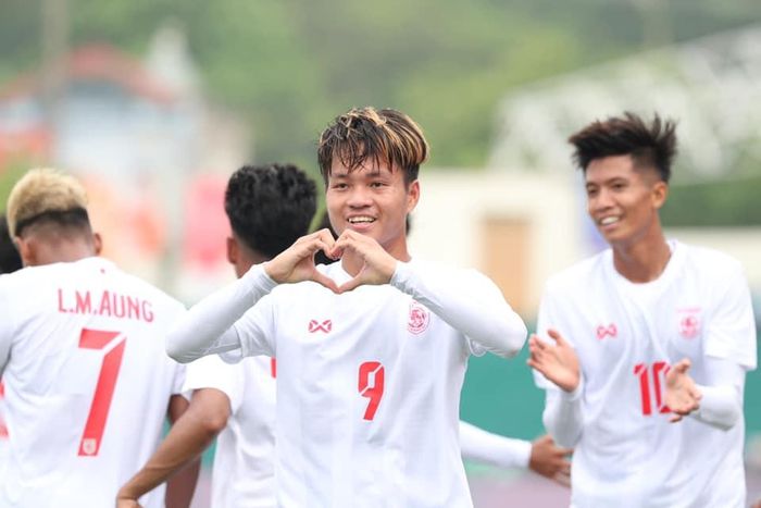 Myanmar dẫn trước 2 bàn trong hiệp 1