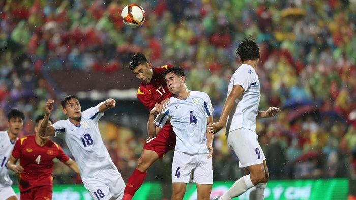 U23 Việt Nam đã phung phí khá nhiều cơ hội và phải trả giá khi chưa thể vượt qua U23 Philippines sau 2 lượt trận bảng A. Ảnh: Hoàng Linh