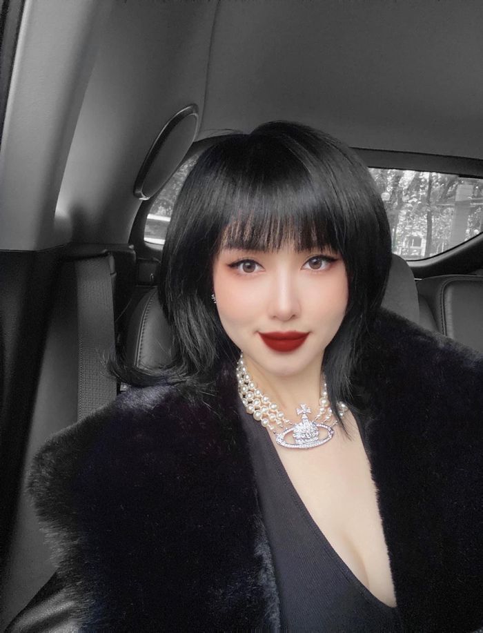 Không chỉ có cuộc sống hôn nhân viên mãn cùng chồng và hai nhóc tỳ, cựu hot girl 8x còn làm nhiều chị em ghen tị khi sở hữu sắc vóc đẹp vạn người mê.