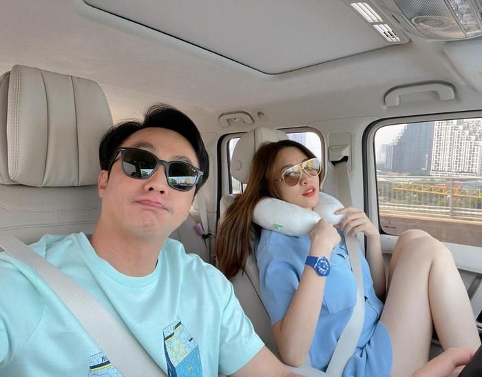 Ngoài nhan sắc, có lẽ chính sự đảm đang, chu đáo và tinh tế đã giúp Đàm Thu Trang giữ chặt được Cường Đô la như hiện tại.