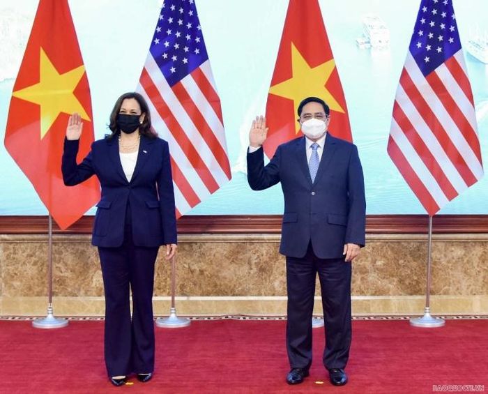 Thủ tướng Phạm Minh Chính tiếp Phó Tổng thống Mỹ Kamala Harris trong chuyến thăm Việt Nam tháng 8/2021.