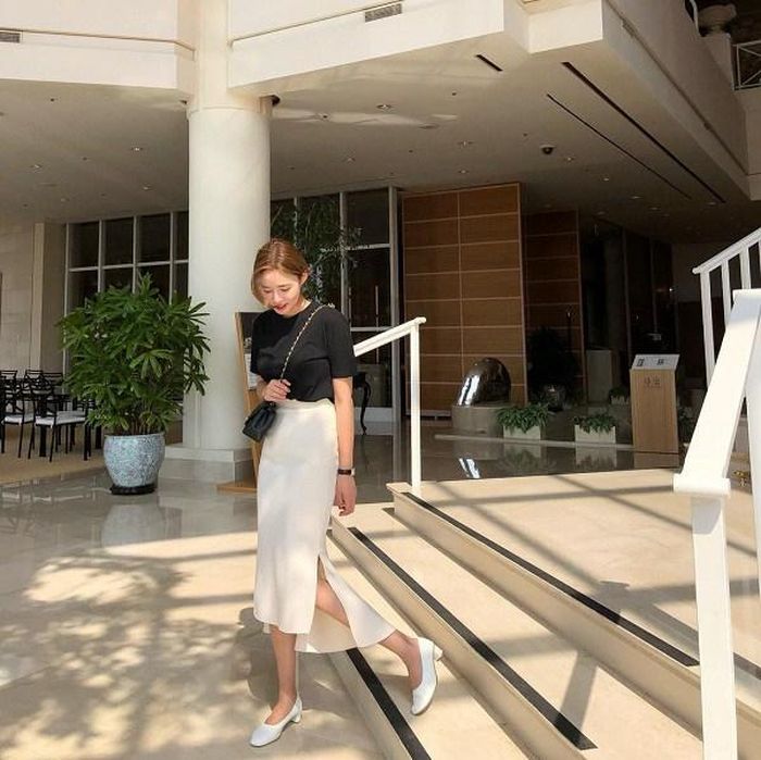 Sự lựa chọn hợp lý dành cho các quý cô là các kiểu váy áo basic.