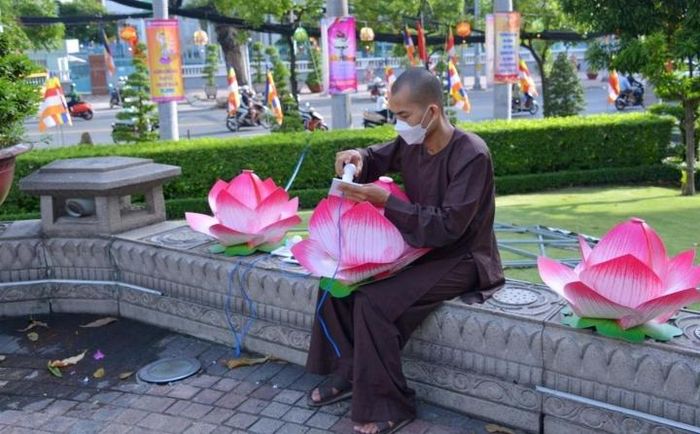 Thượng tọa Thích Tâm Hải, Trưởng ban Thông tin - Truyền thông GHPGVN TP.HCM cho biết, đại lễ Phật đản là một trong những lễ hội văn hóa, tâm linh lớn của người phật tử. (Ảnh: BGN)