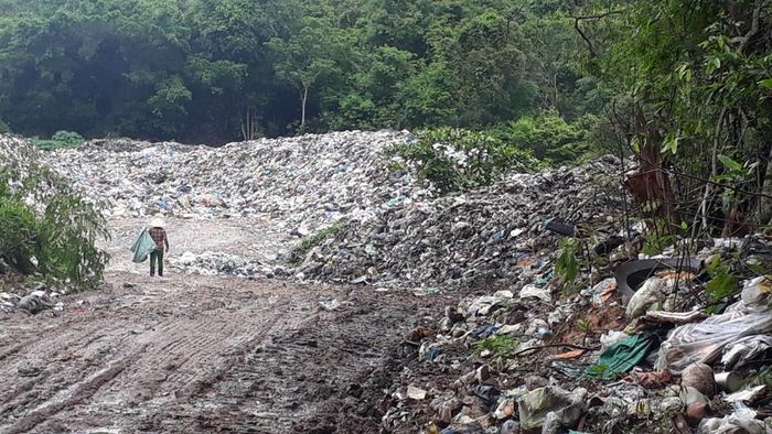 Rác thải trên đảo Phú Quốc đang là nỗi ám ảnh đối với chính quyền, người dân và du khách. Ảnh: Hồng Lĩnh