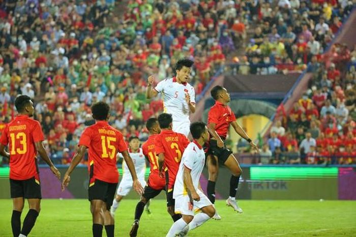 U23 Việt Nam tiếp tục có một trận đấu khó nhọc tại Việt Trì. Ảnh: Trọng Tài