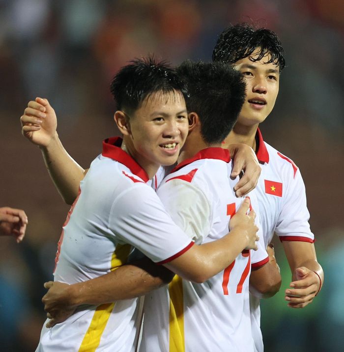 Các cầu thủ U23 Việt Nam ăn mừng bàn thắng