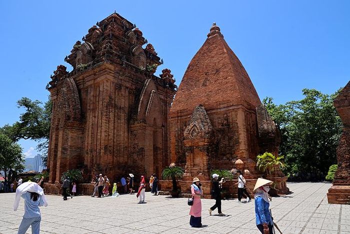 Năm 1979, khu tháp Bà Ponagar được công nhận là Di tích lịch sử cấp quốc gia và Lễ hội Tháp Bà Ponagar được Bộ Văn hóa, Thể thao và Du lịch đưa vào danh mục Di sản phi vật thể cấp quốc gia vào cuối năm 2012.