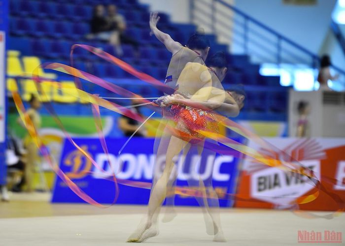  Động tác biểu diễn đẹp mắt của Dela Pisa Daniela (Philippines).