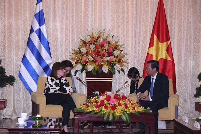 Chủ tịch UBND TPHCM Phan Văn Mãi (phải) tiếp Tổng thống Hy Lạp Katerina Sakellaropoulou. Ảnh: Thành ủy TPHCM