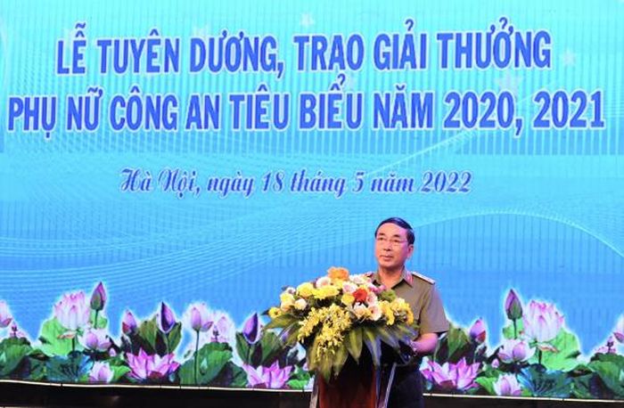 Thứ trưởng Trần Quốc Tỏ phát biểu tại buổi lễ.
