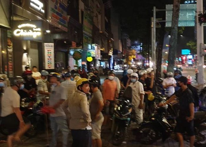 Nhiều "quái xế" điều khiển phương tiện quậy phá bị các tổ hình sự lập biên bản. Khi thấy nhiều người bị lập biên bản, các nhóm "quái xế" nẹt pô, hò hét trên đường đã tự giải tán.