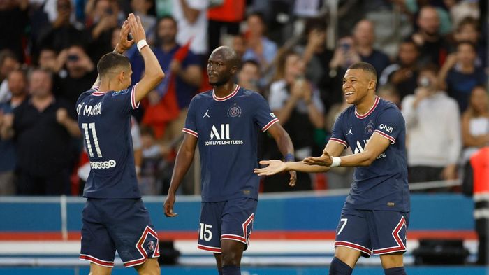 Kết thúc mùa giải, PSG duy trì khoảng cách lên tới 15 điểm so với đội xếp thứ hai Marseille. Trong khi đó, Metz chính thức xuống hạng. PSG cũng tổ chức ăn mừng Mbappe ở lại.