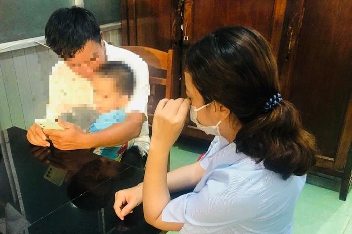 Anh Dũng đã làm đơn gửi ra tòa án để yêu cầu quyền được nuôi con.