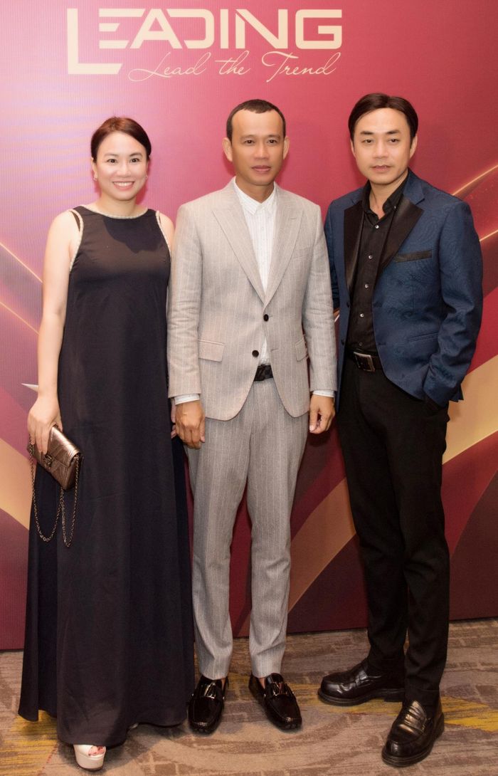 Từ trái sang, CEO Leading Stars - Bà Vũ Thị Hoa, Chủ tịch Công Ty Leading Media - Ông Phúc Nguyễn, COO Leading Stars - Ông Đỗ Kim Khánh