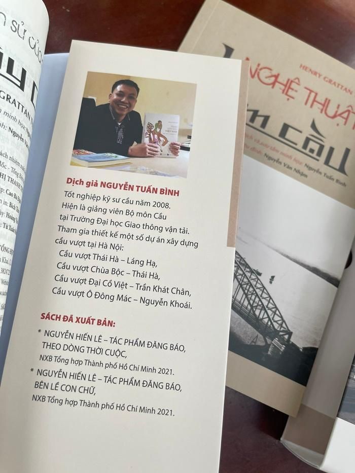 Dịch giả Nguyễn Tuấn Bình (Facebooker Bình Bán Book) vốn cũng làmột gương mặt quen thuộc với giới xuất bản và sưu tập sách