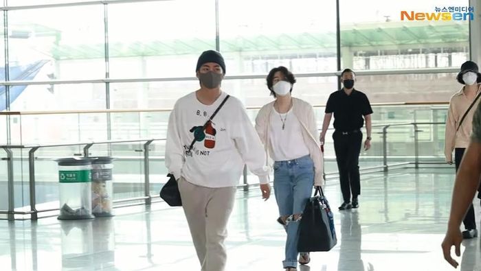 Thêm một khoảnh khắc Suga nhìn như Jungkook!