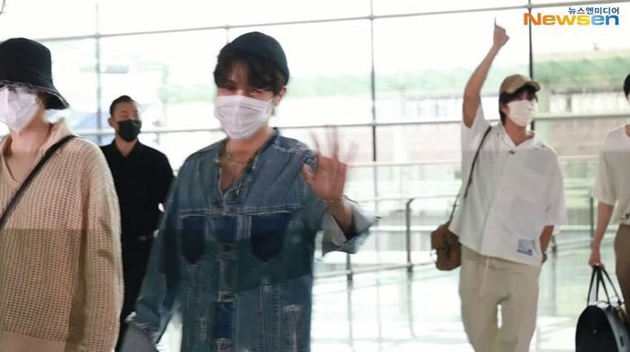 J-Hope rạng rỡ và phong cách như mọi khi