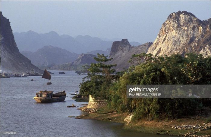 Khung cảnh non nước Ninh Bình.