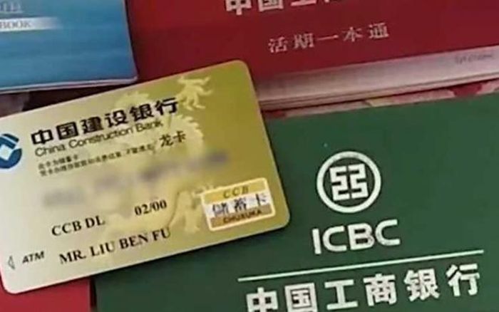 Tổng tài sản anh Vương nhặt được lên đến 160.000 nhân dân tệ (khoảng 556 triệu đồng).
