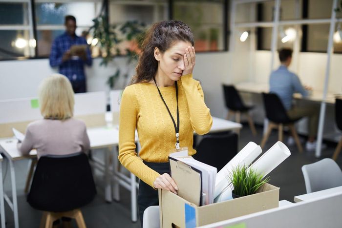  Khi môi trường công sở trở nên độc hại, nhân viên nên tìm cách chia sẻ khó khăn trước khi cân nhắc tới việc thay đổi công việc. Ảnh: Alamy. 
