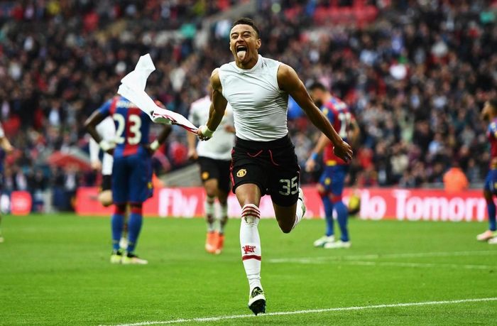 Jesse Lingard ghi "bàn thắng vàng" giúp Man Utd vô địch FA Cup