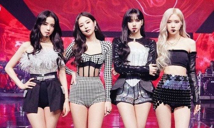 Blackpink theo đuổi phong cách "gái hư" trên sân khấu. Ảnh: IGNV