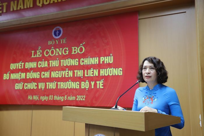 Tân Thứ trưởng Bộ Y tế Nguyễn Thị Liên Hương phát biểu tại buổi lễ.