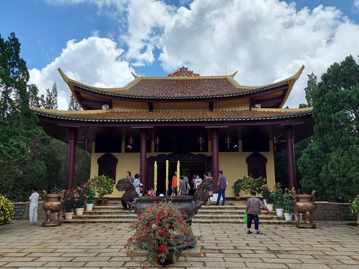 Ngôi Chính Điện chính là địa điểm vô cùng thiêng liêng tại thiền viện Trúc Lâm Đà Lạt.