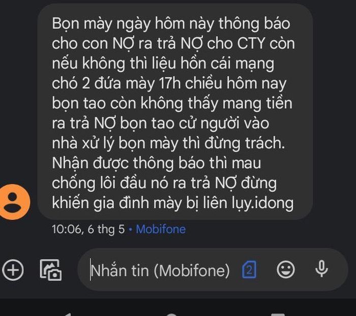 Tin nhắn đe dọa buộc sinh viên phải trả tiền.