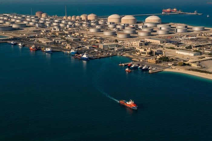 Nhà máy dầu ở Dhahran, Saudi Arabia. (Ảnh: AFP).