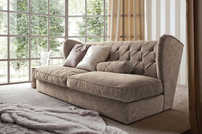 Ghế sofa nhỏ gọn, màu sắc hài hòa.