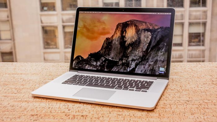  Hàng loạt MacBook ra mắt trước năm 2017 cũng không được cập nhật macOS mới nhất. Ảnh: CNET. 