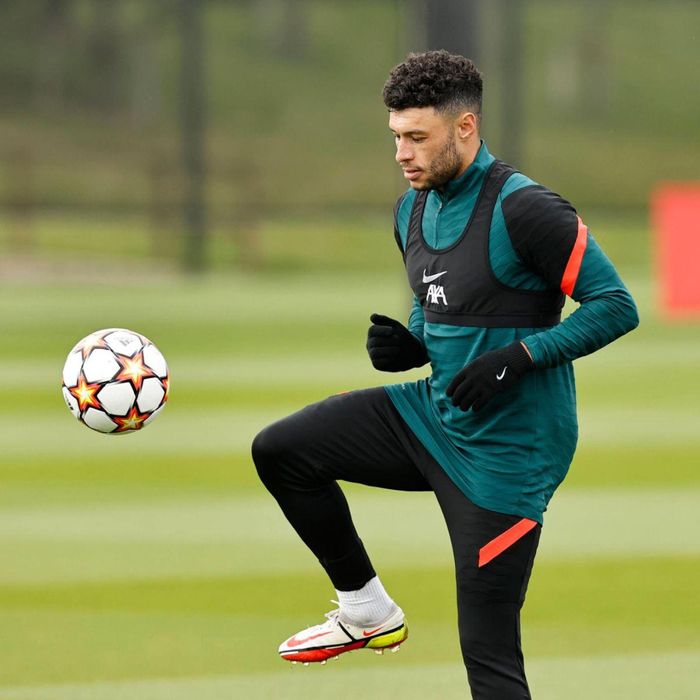 Oxlade-Chamberlain chỉ còn 1 năm hợp đồng với Liverpool