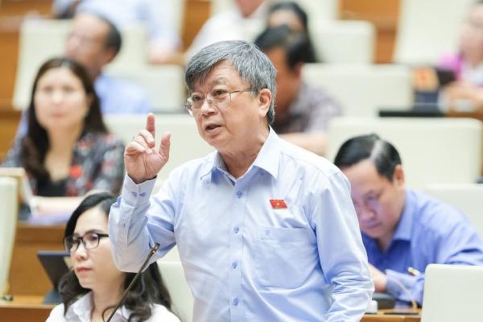 Đại biểu Trương Trọng Nghĩa (đoàn TP Hồ Chí Minh).