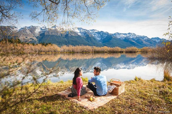 Queenstown, New Zealand: Với khung cảnh thiên nhiên hùng vĩ, Queenstown được xem là điểm đến lý tưởng cho các cặp đôi hẹn hò.